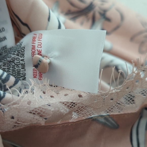 Roxy Floral Romper Size Small Lace Detail - Picture 13 of 15